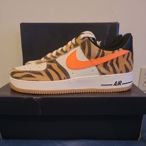 Nike " Daktari Stripes " Air Force 1 Low. Size 11